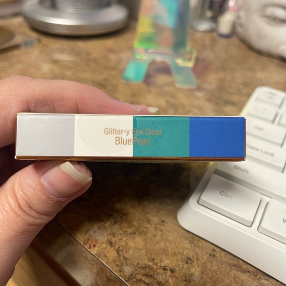 Pixi Glitter-y Eye Quad in Pearl Blue - Picture 7 of 8